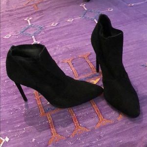 Zara size EU 40 black suede booties